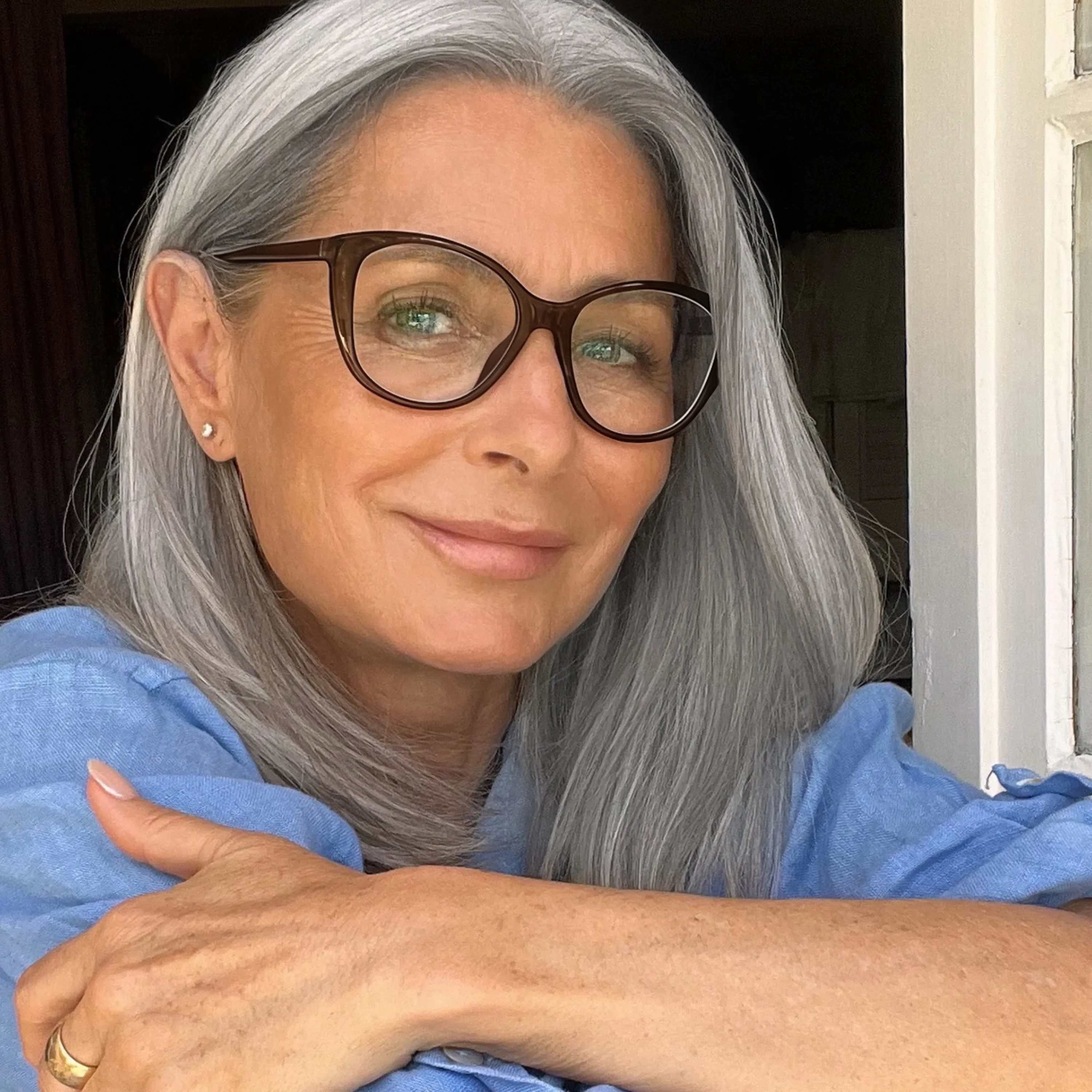 Customer wearing LOOK OPTIC Keira readers