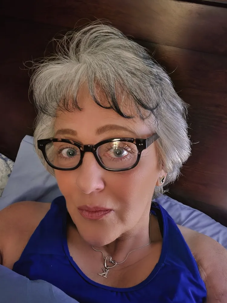 Lori wearing LOOK OPTIC Keaton Progressives with dark frames